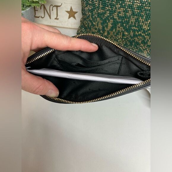 Lucy Spade Flower Medium L-zip Wristlet/Clutch - Picture 8 of 8